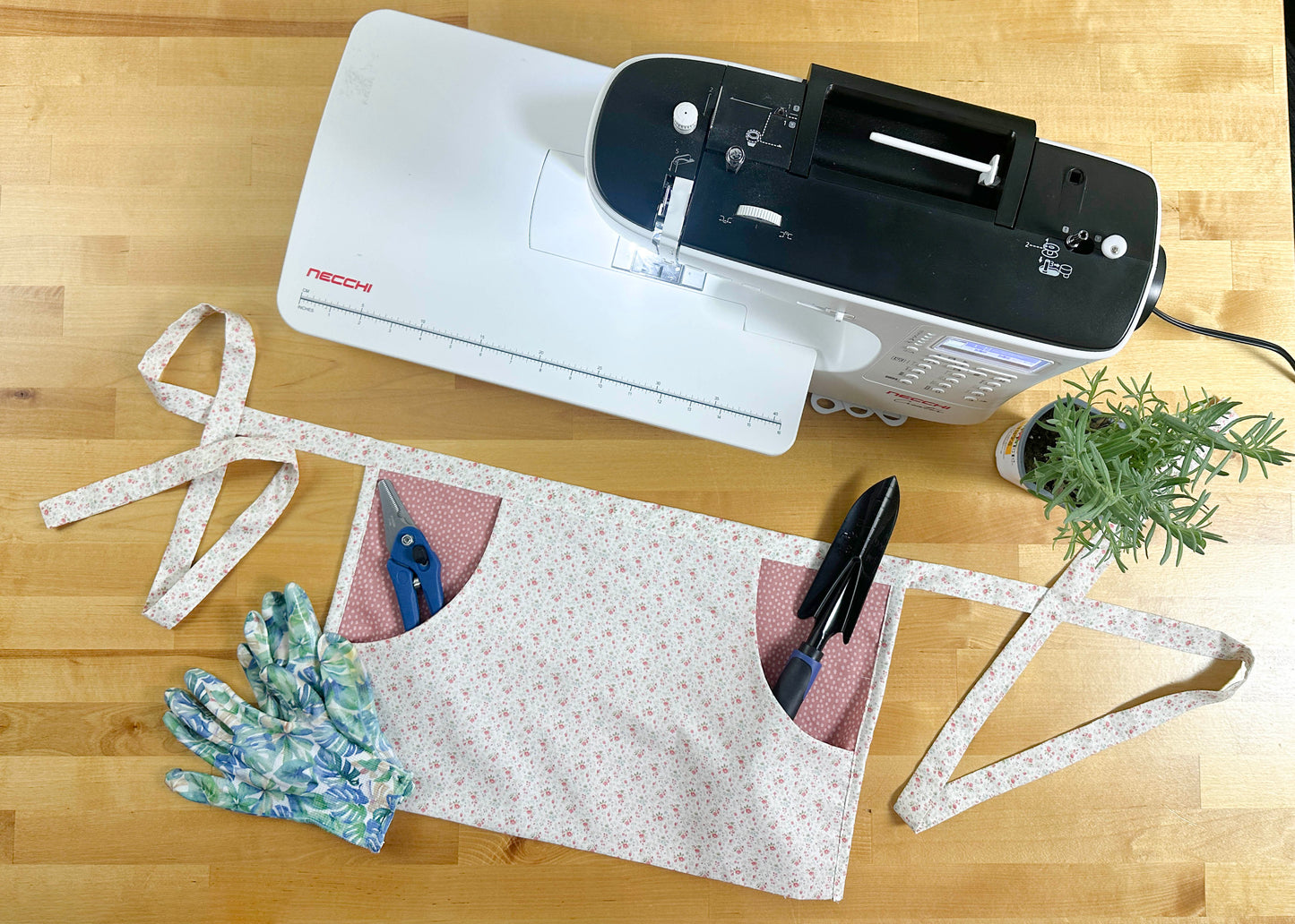 NECCHI Waist Apron Pattern